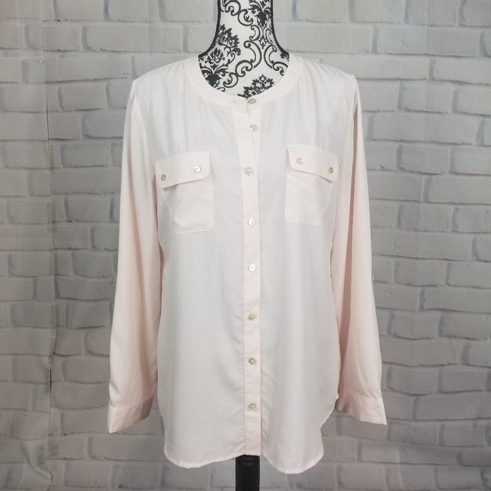 Chico's button front size 1 shirt pockets